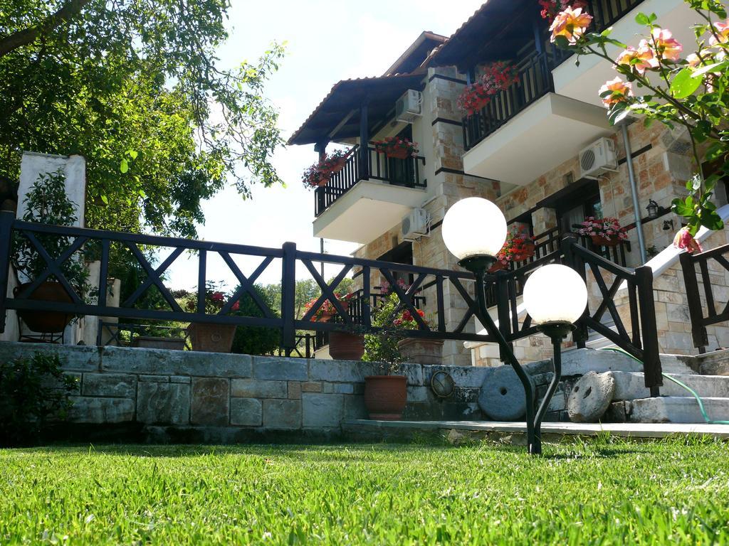 Petrini Gonia Aparthotel Livadero Exterior photo